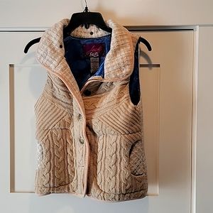 Stylish ladies vest with removable hood from Jack by BB Dokota, size Small.